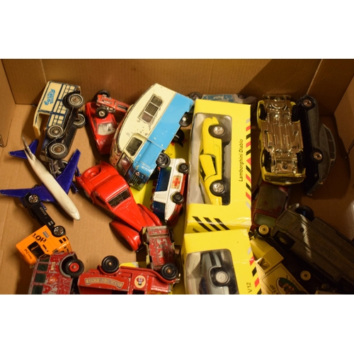 305 - A mixed collection of vintage toys to include makes such as Matchbox Lesney, Benbros, Corgi and Dink... 