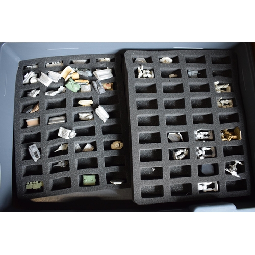 430 - A collection of mainly metal Warhammer figures of varying forms (Qty) in Games Workshop carry case (... 