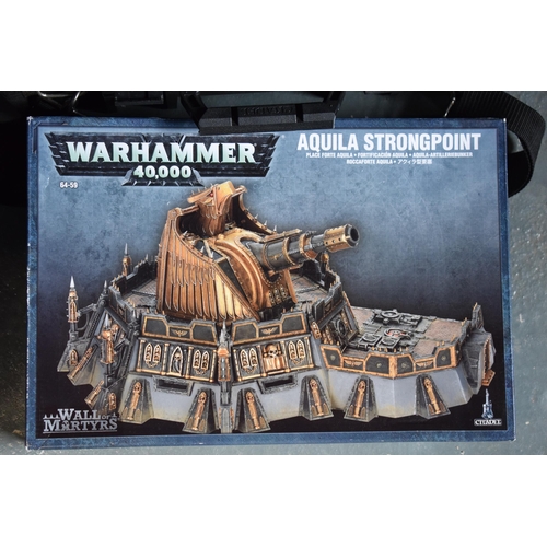 433 - Warhammer 40,000 Aquila Strongpoint together with cased figures in carry case (2).