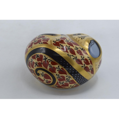 45 - Boxed Royal Crown Derby paperweight Country Mouse, first quality with gold stopper.