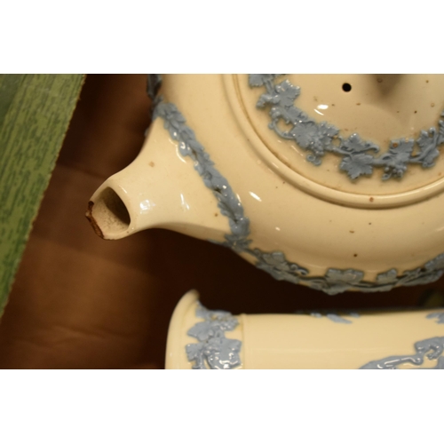 88A - Wedgwood blue and white Queensware items to include a teapot, lidded sugar, milk jug and creamer (4)... 