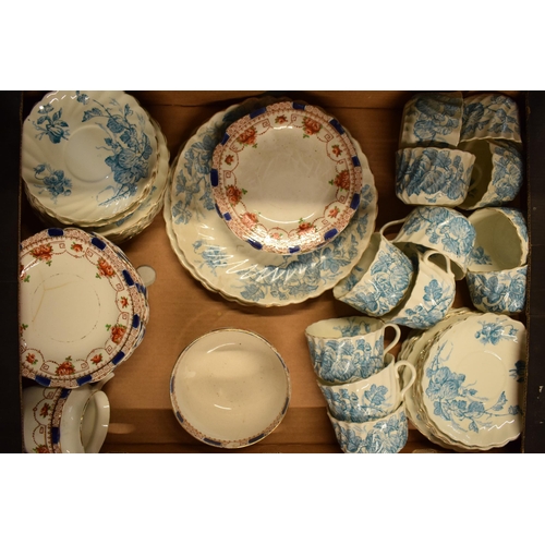 10A - A mixed collection of tea and dinner ware of varying ages and varying decoration (Qty).