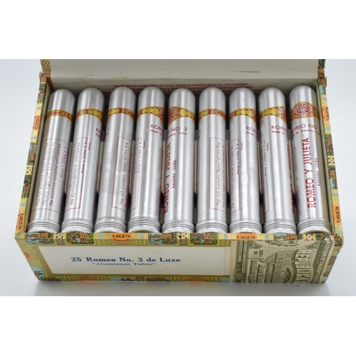 180 - A boxed set of 25 Romeo Y Julieta Habana Romeo No.3 de Luxe cigars in aluminium tubes, Made in Haban... 