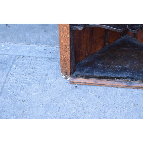 207 - 19th century oak corner cupboard with cast metal H-hinges with nice shade of brown, 101cm tall, 74cm... 