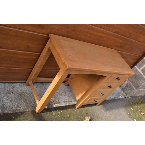 239 - Heavy oak kneehole desk flanked by a set of drawers, 107 x 46 x 76cm tall.