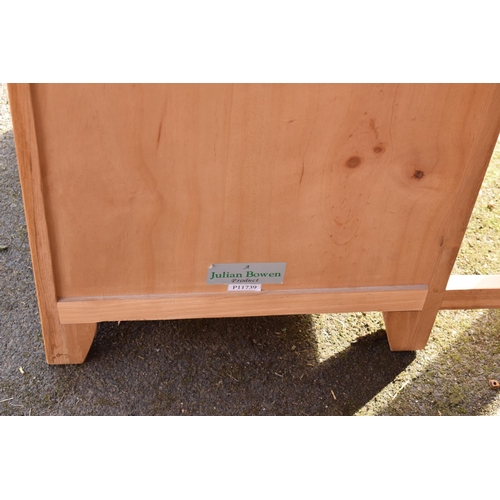 239 - Heavy oak kneehole desk flanked by a set of drawers, 107 x 46 x 76cm tall.