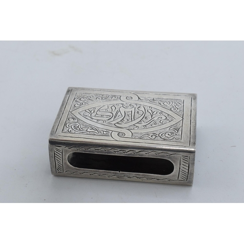 275 - Silver matchbox holder with engraved decoration, 31.7 grams. Continental silver.