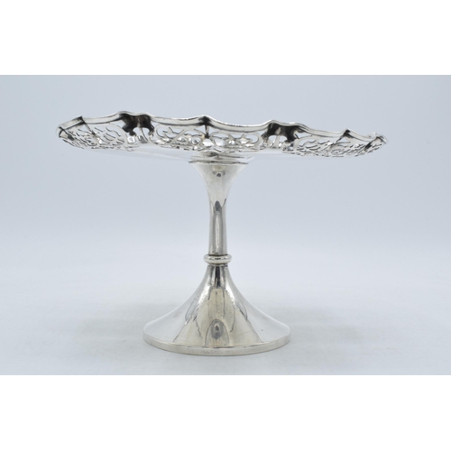 283 - Silver pierced decoration tazza / pedestal stand. 327.4 grams. Sheffield 1925. 21cm wide.