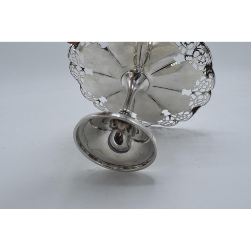 283 - Silver pierced decoration tazza / pedestal stand. 327.4 grams. Sheffield 1925. 21cm wide.