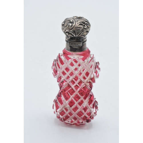 323 - 19th century / early 20th century silver topped glass scent bottle with original stopper, 10.5cm tal... 