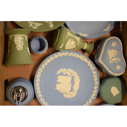 93 - A collection of Wedgwood Jasperware of varying colours such as blue, sage green and teal to include ... 