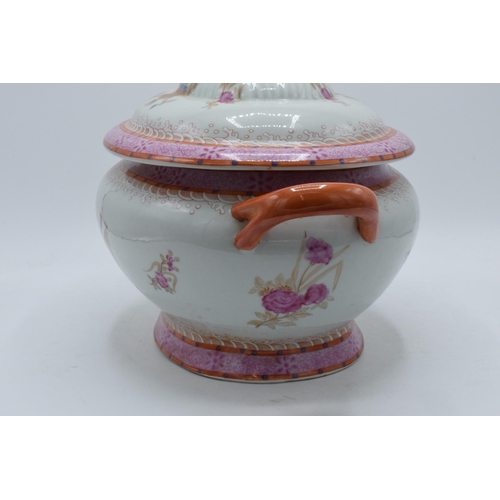 99 - Early 20th century Chinese Export American porcelain tureen, 38cm wide.