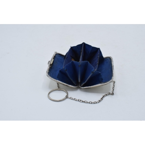 319 - Silver ladies purse with chain handle, Sheffield 1913.