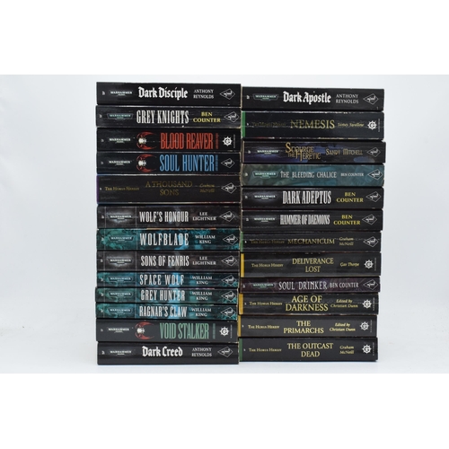 270 - A collection of Warhammer 40,000 books and similar related items to include Grey Hunter and Grey Kni... 