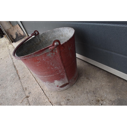 346 - Vintage metal fire bucket with swing-over handle painted red with 'FIRE' in black, 30cm tall with ha... 