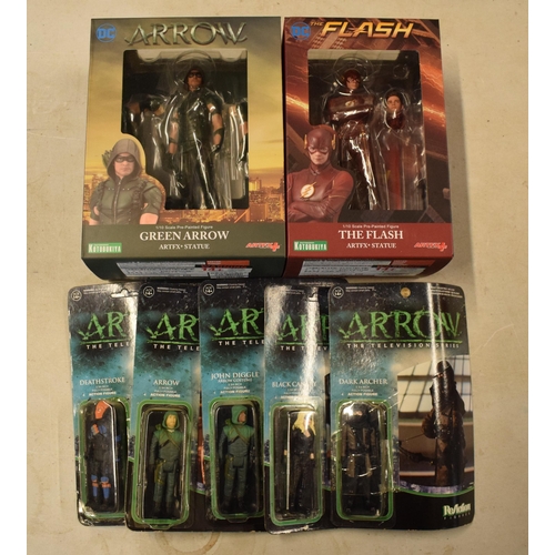 407 - A collection of Arrow DC Collectibles figures to include Green Arrow, The Flash and smaller figures ... 