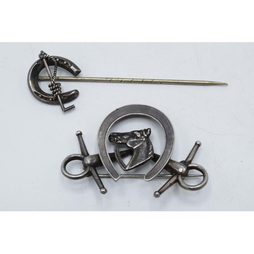 205K - Silver horse riding brooch with horse and horseshoe together with silver shoe stickpin (2).