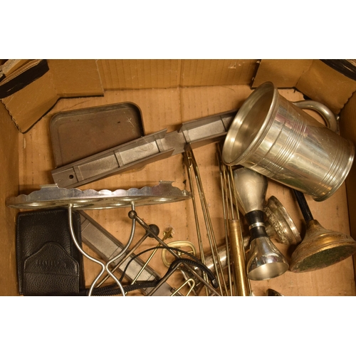 191 - A collection of metalware to include tankards, cameras and other items (Qty).