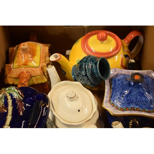 200 - A collection of pottery to include Sadler teapot, Wade whimsies, oriental tea ware, Beswick jug and ... 