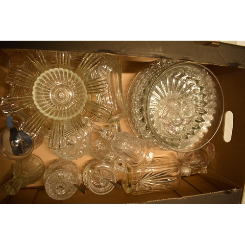 201 - A mixed collection of items to include glass ware, flower bowls, Longpark of Torquary large vases )1... 