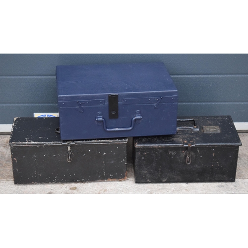 256 - A trio of metal tool boxes / tins of varying sizes (3).