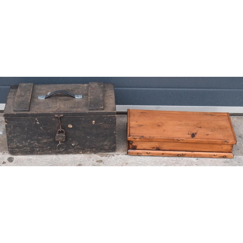 257 - A pair of wooden tool boxes of varying forms (2).