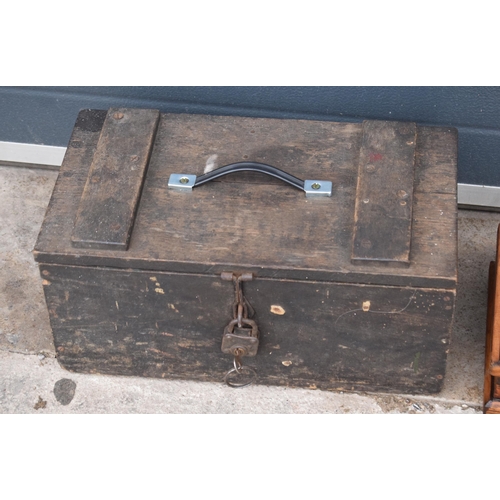 257 - A pair of wooden tool boxes of varying forms (2).