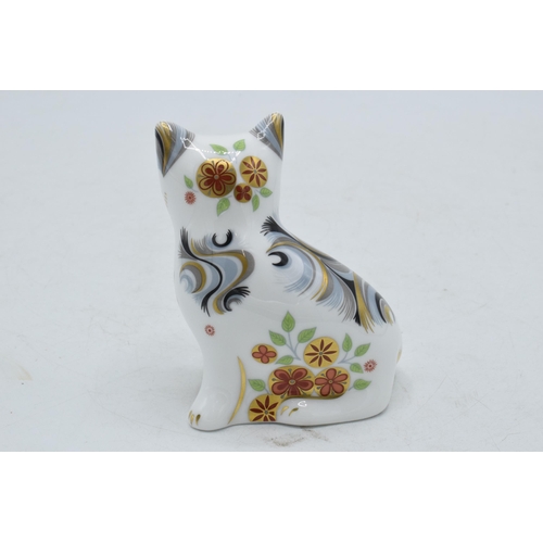 42 - Boxed Royal Crown Derby paperweight Nice Kitten, first quality with stopper.