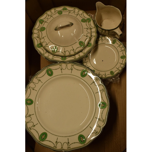 85 - A large collection of Royal Doulton Countess tea and dinner ware to include dinner plates, tureens, ... 