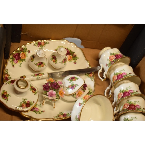 85C - Royal Albert Old Country Roses to include medium teapot, 6 cups, 6 saucers, 6 side plates, cruets, c... 