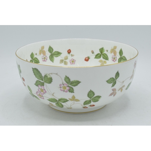 87 - Wedgwood Wild Strawberry 20cm diameter fruit bowl.