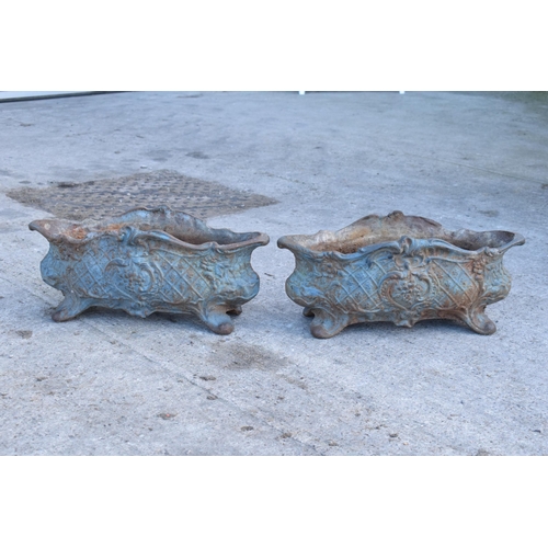 303 - A pair of French cast iron garden planters (2), 48cm wide.