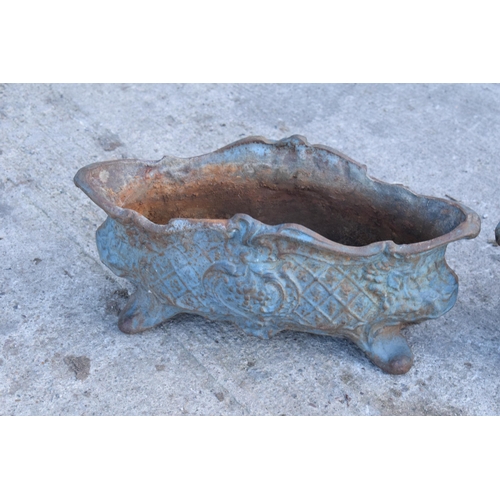 303 - A pair of French cast iron garden planters (2), 48cm wide.