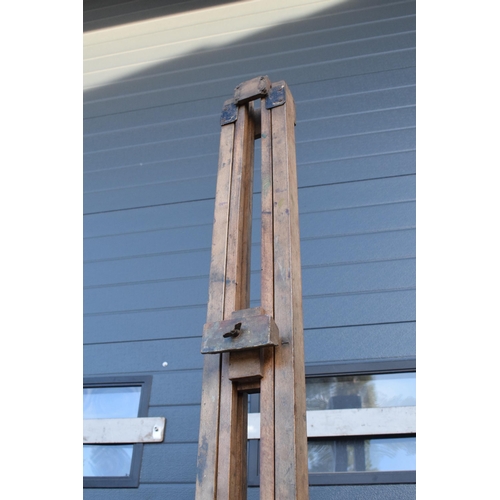 304 - Early 20th century folding artist's easel with heavy duty wingnut and remnants of paint, 190cm tall ... 