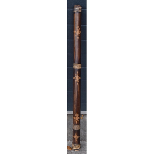 310 - Vintage didgeridoo, 111cm long.