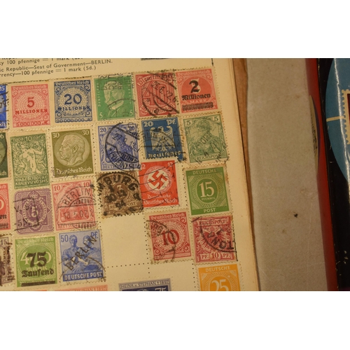 324 - World collection of stamps including Great Britian from Queen Victoria onwards includind 1d Penny Re... 