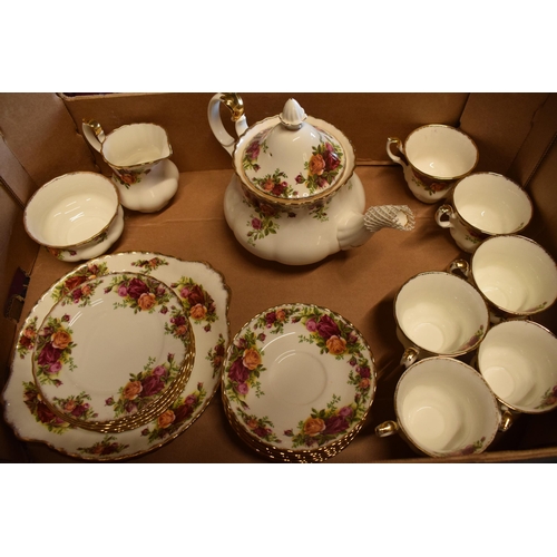 85D - Royal Albert Old Country Roses tea ware to include large teapot, 6 cups, 6 saucers, 6 sides, milk, s... 