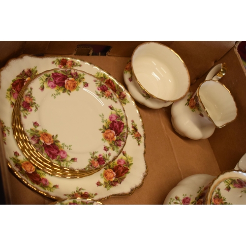 85D - Royal Albert Old Country Roses tea ware to include large teapot, 6 cups, 6 saucers, 6 sides, milk, s... 