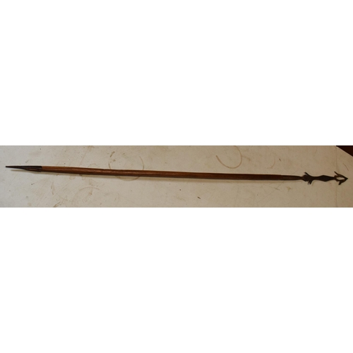 344 - 19th century wooden and barbed iron African fishing spear, 102cm long.