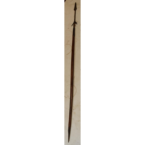 346 - 19th century wooden and barbed iron African fishing spear, 101cm long.