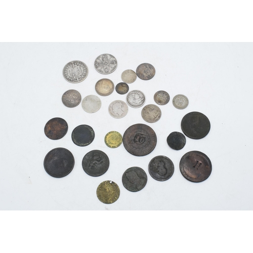 289B - An interesting collection of coins to include silver coins (approx 70 grams) and other similar coins... 