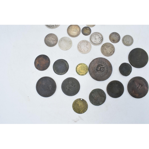 289B - An interesting collection of coins to include silver coins (approx 70 grams) and other similar coins... 