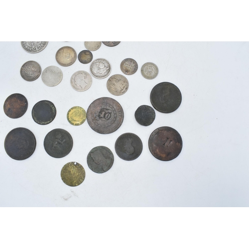 289B - An interesting collection of coins to include silver coins (approx 70 grams) and other similar coins... 