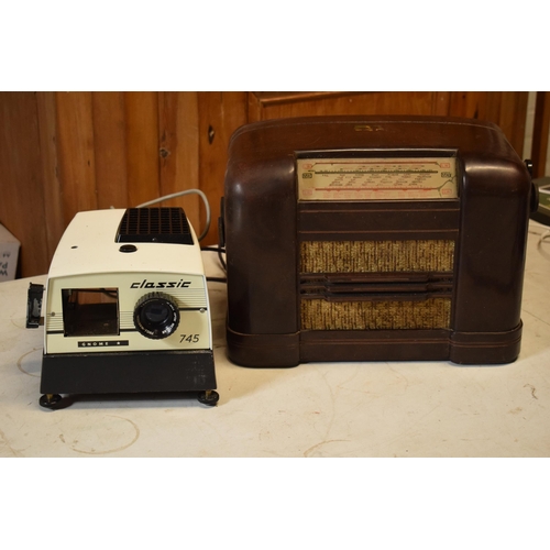 310A - Vintage large Bakelite radio together with Classic Gnome 745 projector (2), both untested.