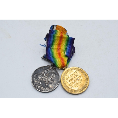 154 - World World One (WW1) pair of medals to include 1914-1918 medal and Great War, Private S E Peoples R... 