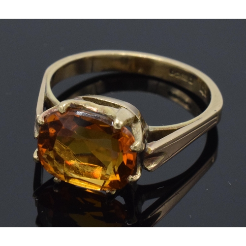 202 - 9ct gold ladies citrine ring, 3.2 grams, size N.