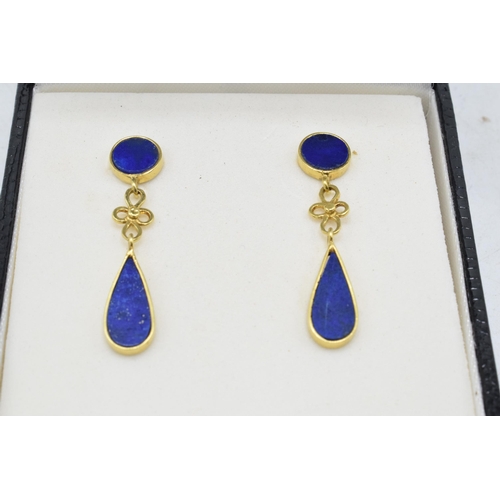 238 - 18ct gold pair of Lapis Lazuli drop earrings, 32mm long.