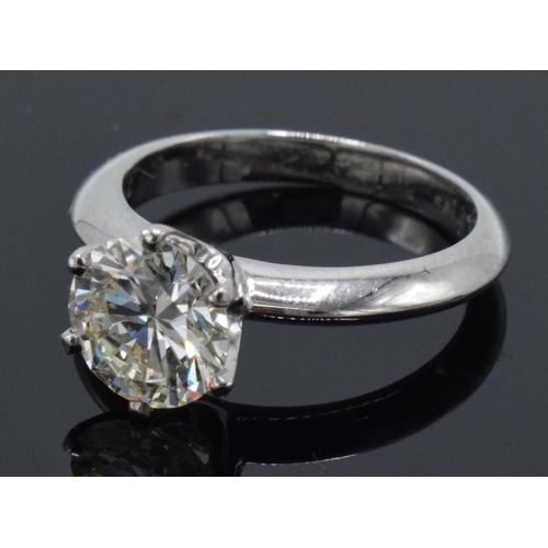 Quality platinum and diamond ring set with 1.9ct single stone diamond with thick platinum shank, as new, with full HRD Antwerp Diamond Grading Report (2018), size N, 6.6 grams.