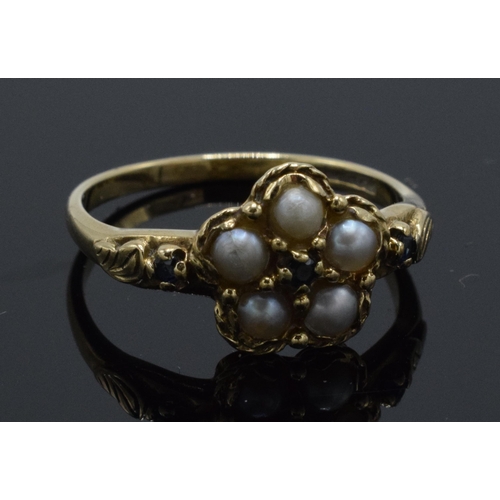 260 - 9ct gold Edwardian ladies ring set with pearls and a sapphire, 2.6 grams, size S.