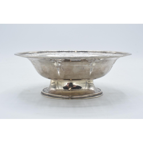 63 - Hallmarked silver oval bowl / pierced dish, 177.2 grams, Sheffield 1905. Walker and Hall.